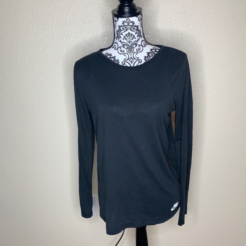 🌾 3/$10 Nike Black Long Sleeve red tag